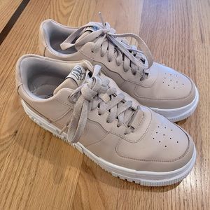 Nike Air Force 1 Pixel size 8